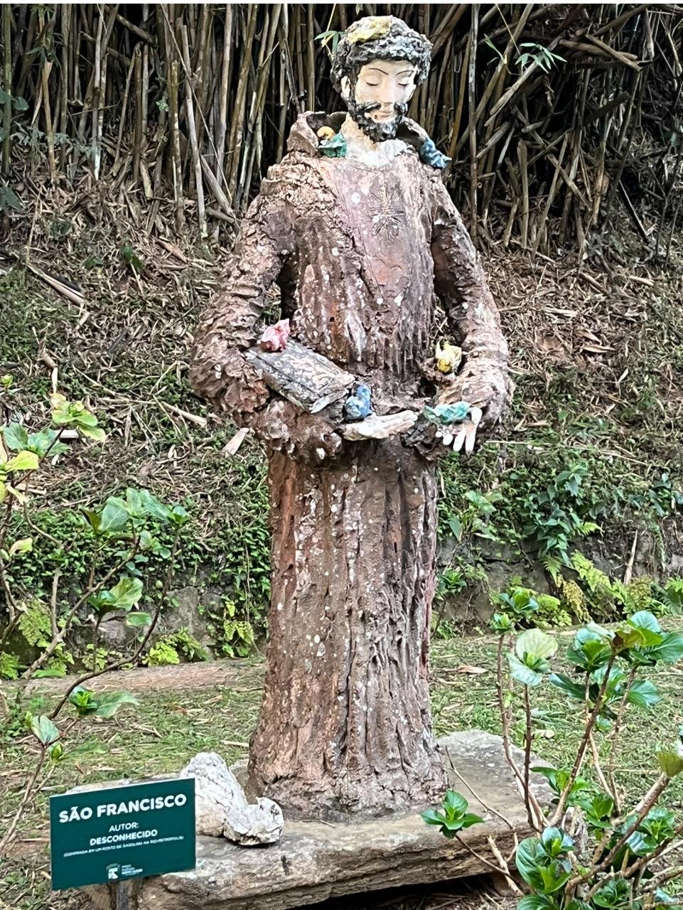 São Francisco — arte sacra no jardim